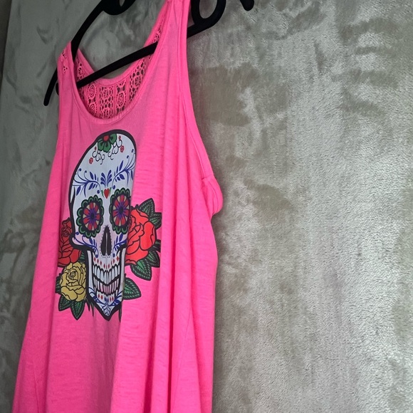 NO BOUNDARIES PINK SKULL TOP WITH LACED BACK - Picture 4 of 11